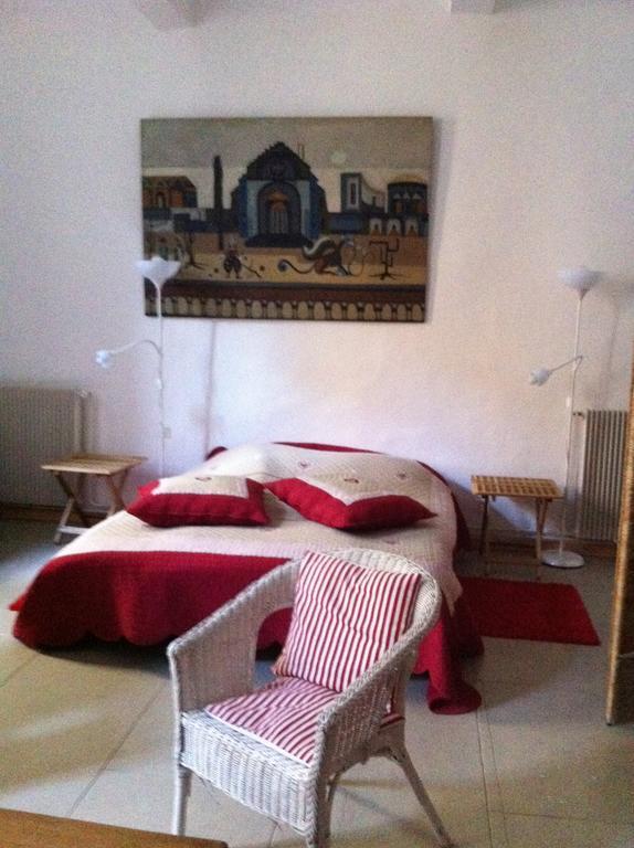 Bed and Breakfast Le Richelieu Юзес Экстерьер фото