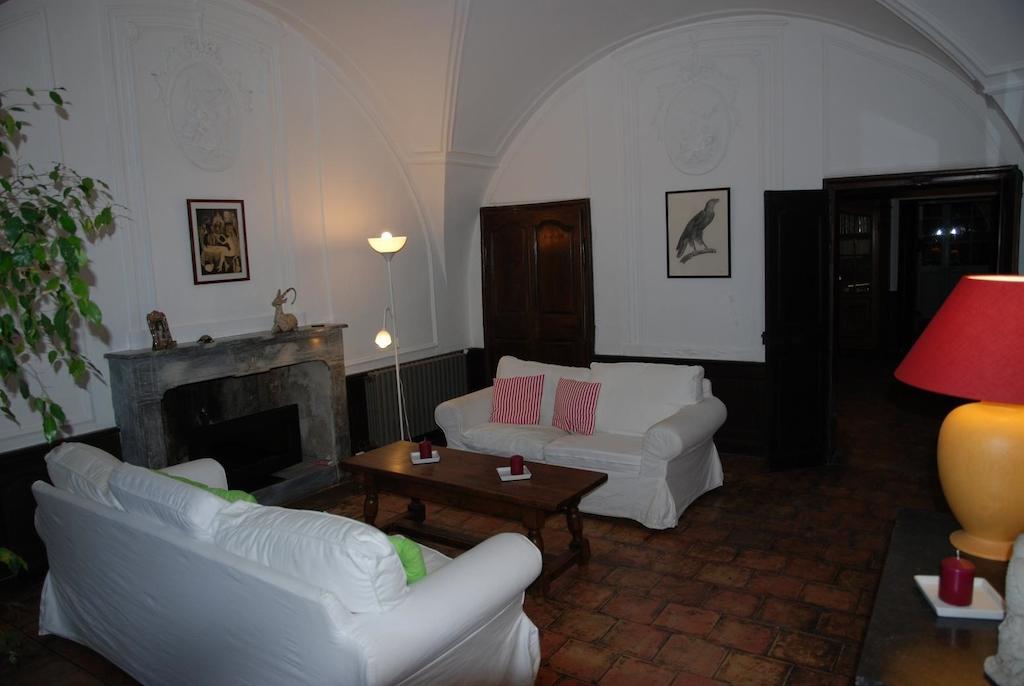 Bed and Breakfast Le Richelieu Юзес Экстерьер фото