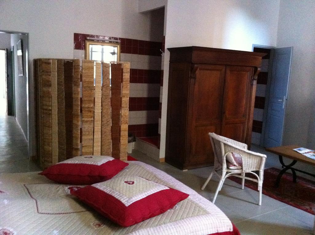 Bed and Breakfast Le Richelieu Юзес Номер фото
